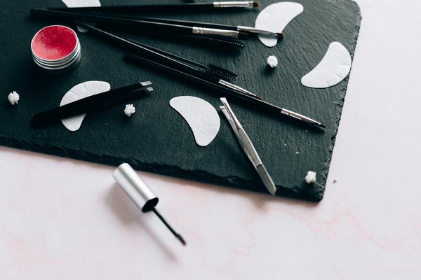 Unveil nature"s top oils for deep nourishment and hydration of your dry scalp